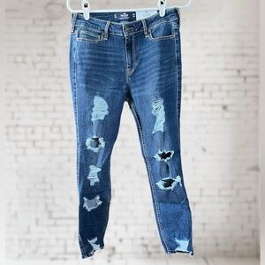 Hollister Curvy Mid-Rise Super Skinny Jeans. Size 7S/w28L26. NWT.